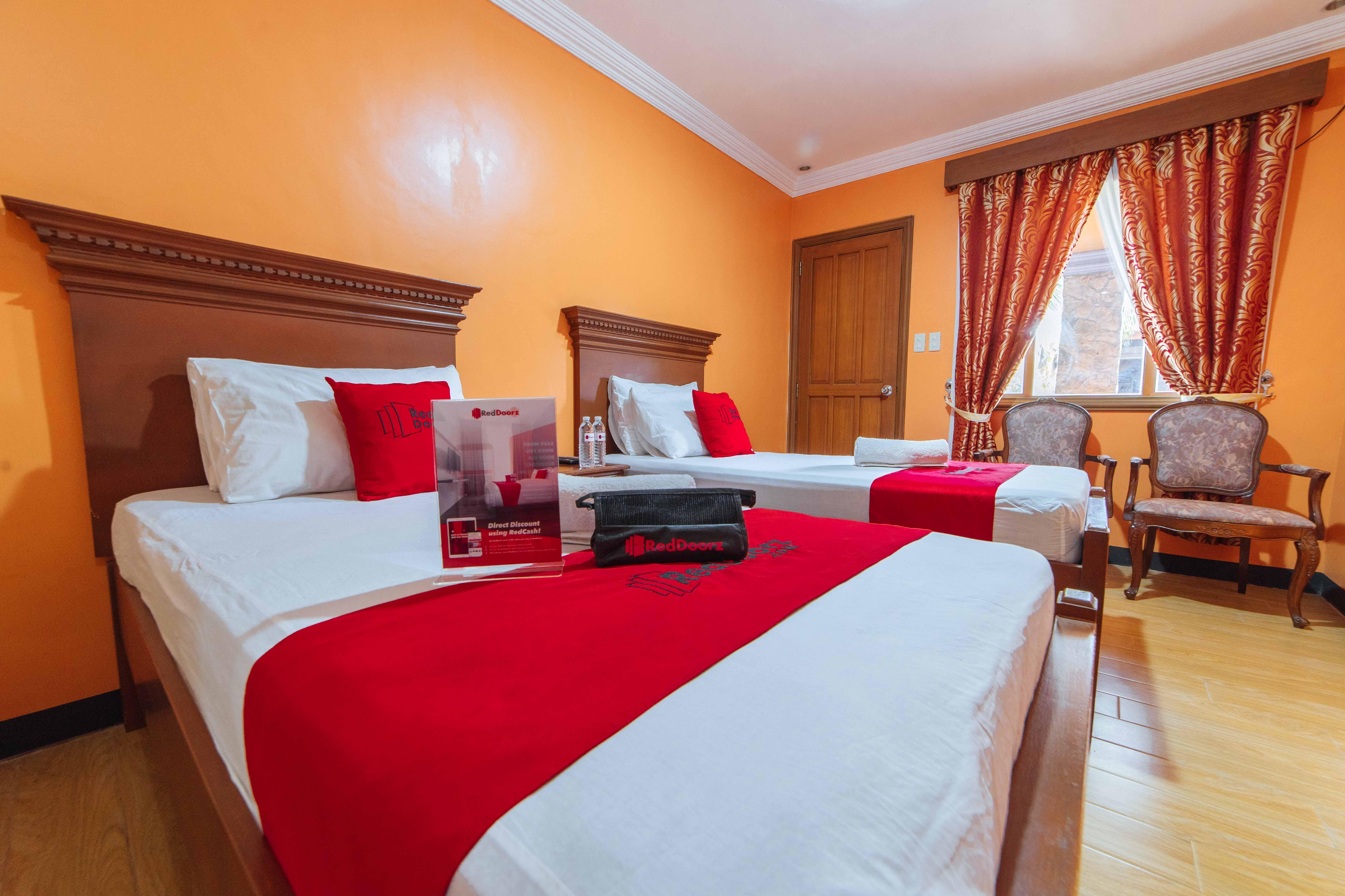 Reddoorz Plus @ Starhomes Olivianville Tarlac City Eksteriør billede