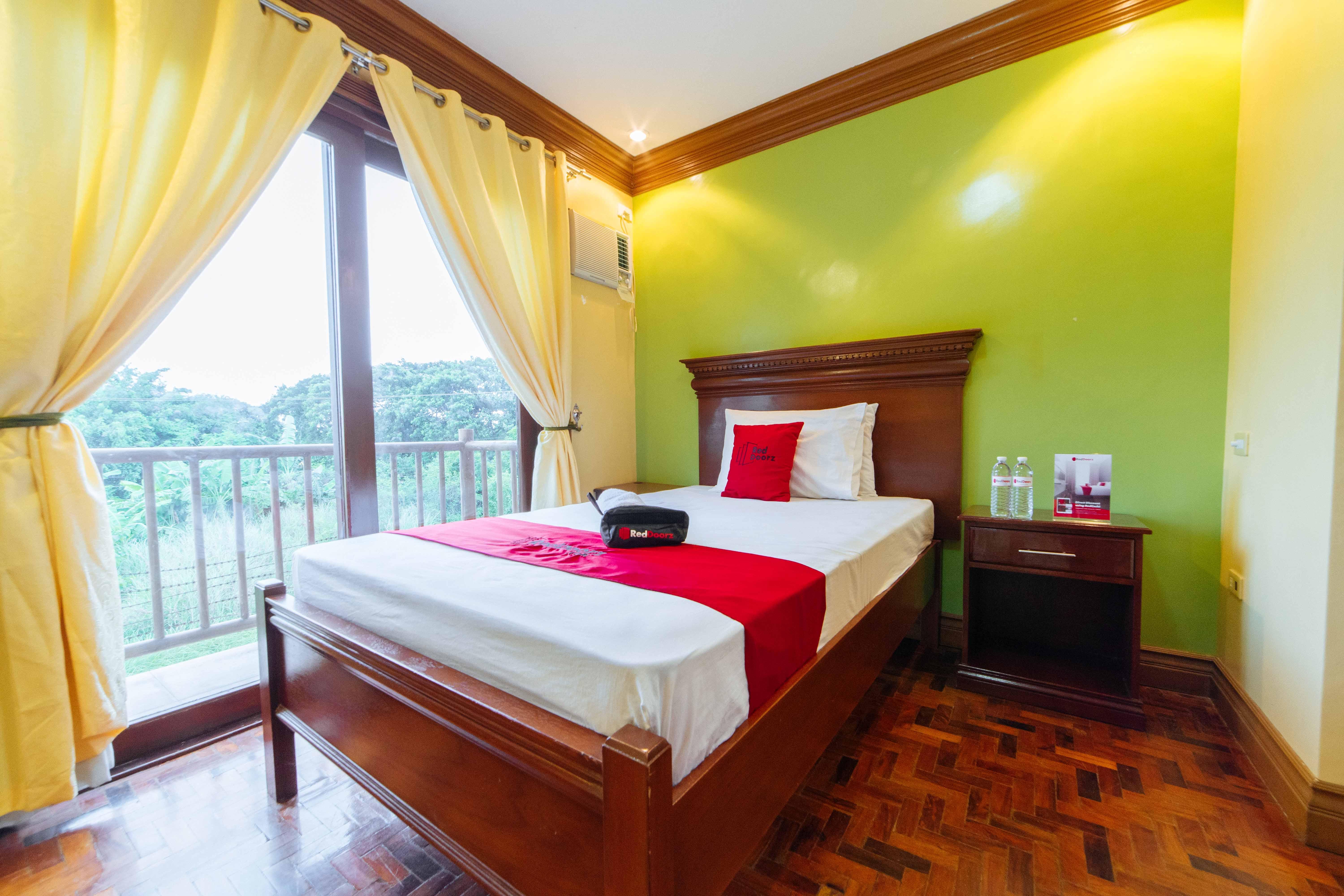 Reddoorz Plus @ Starhomes Olivianville Tarlac City Eksteriør billede