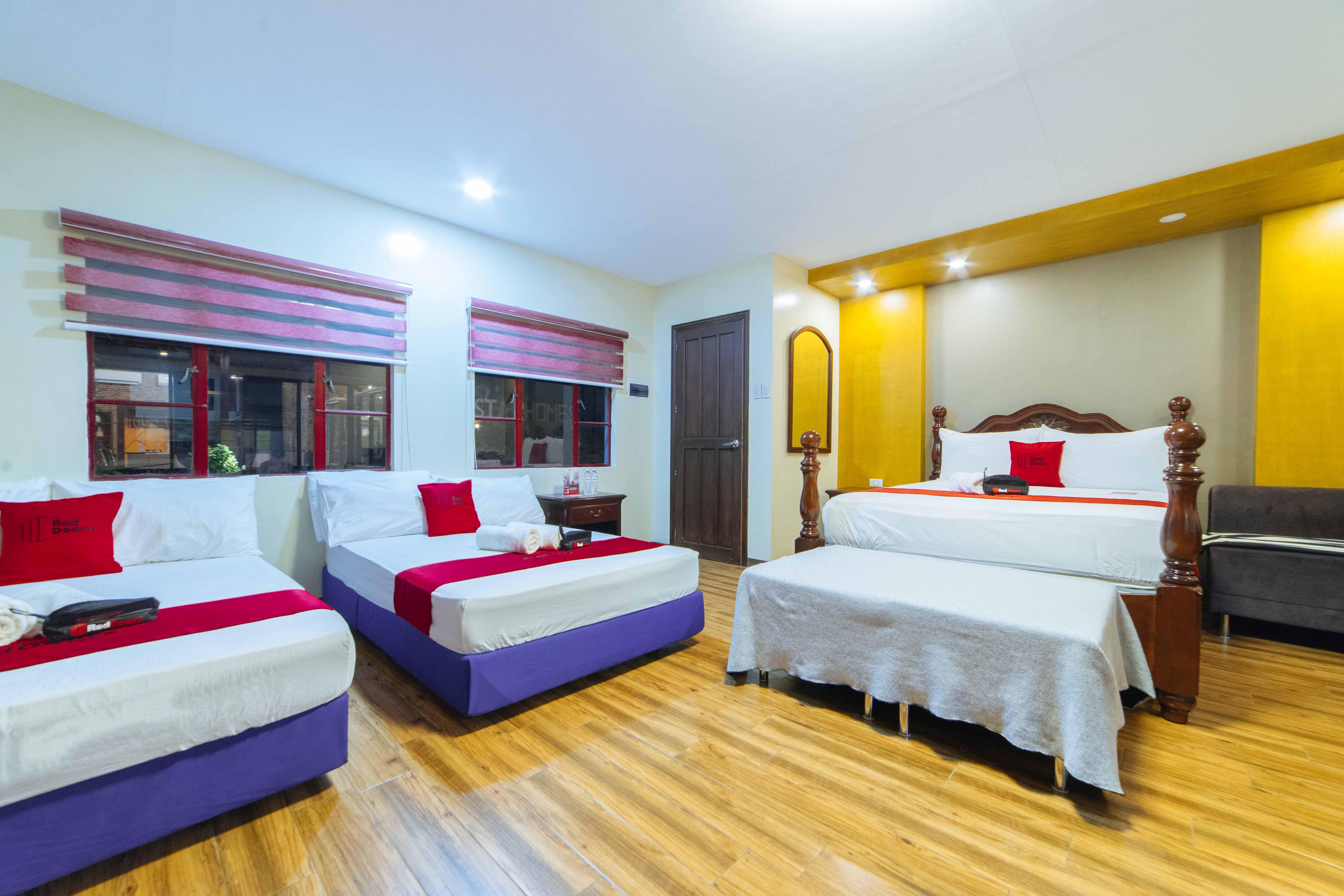 Reddoorz Plus @ Starhomes Olivianville Tarlac City Eksteriør billede