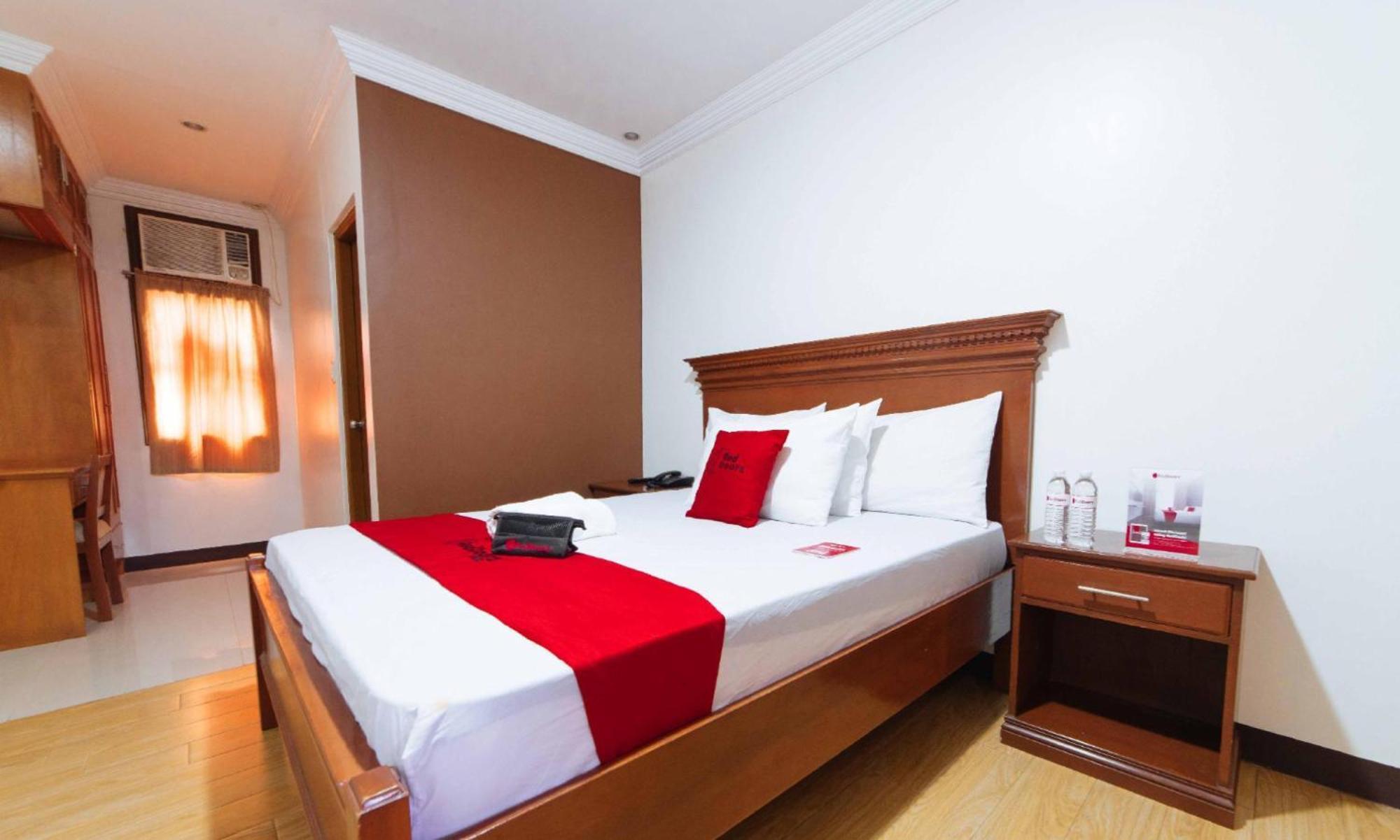 Reddoorz Plus @ Starhomes Olivianville Tarlac City Eksteriør billede