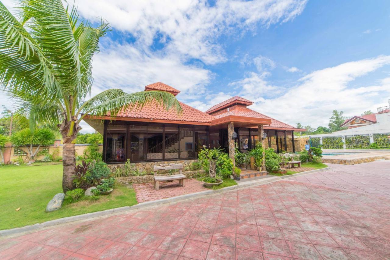 Reddoorz Plus @ Starhomes Olivianville Tarlac City Eksteriør billede