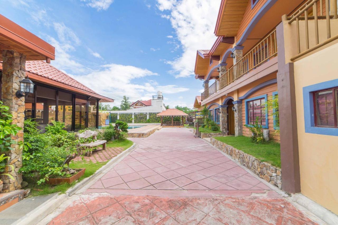 Reddoorz Plus @ Starhomes Olivianville Tarlac City Eksteriør billede