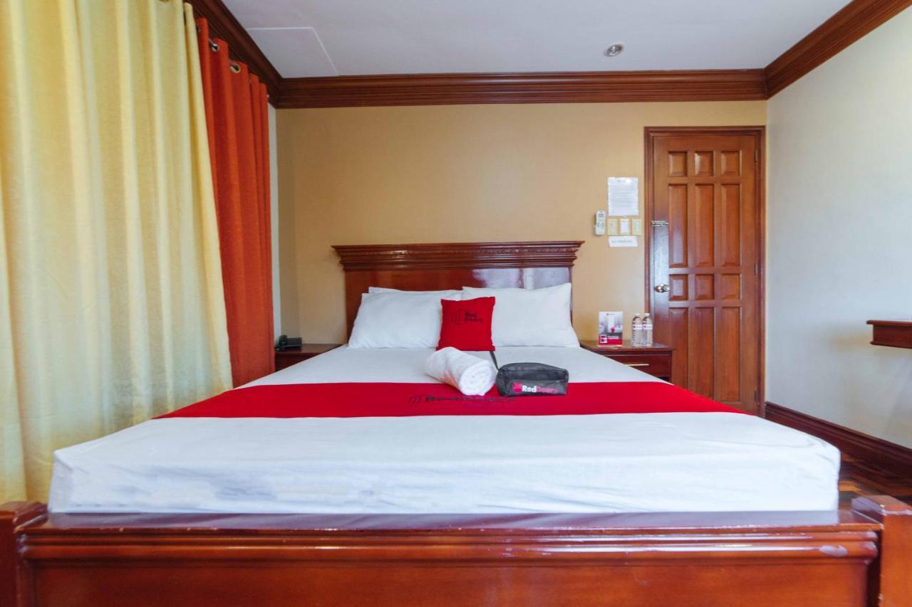 Reddoorz Plus @ Starhomes Olivianville Tarlac City Eksteriør billede